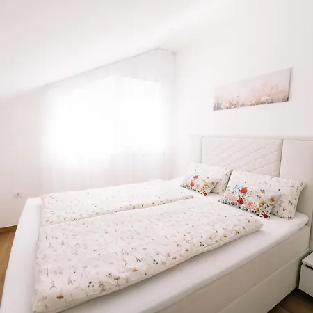 Luxoria Apartamento *